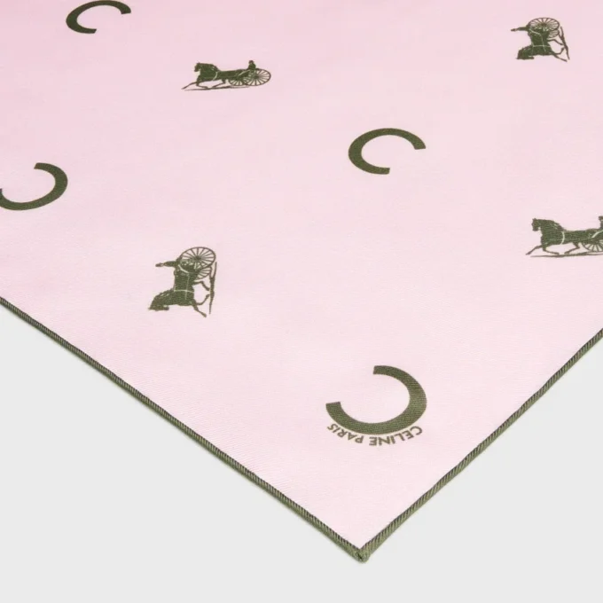 Bandana z jedwabnej tkaniny skośnej Bandana z jedwabnej tkaniny skośnej