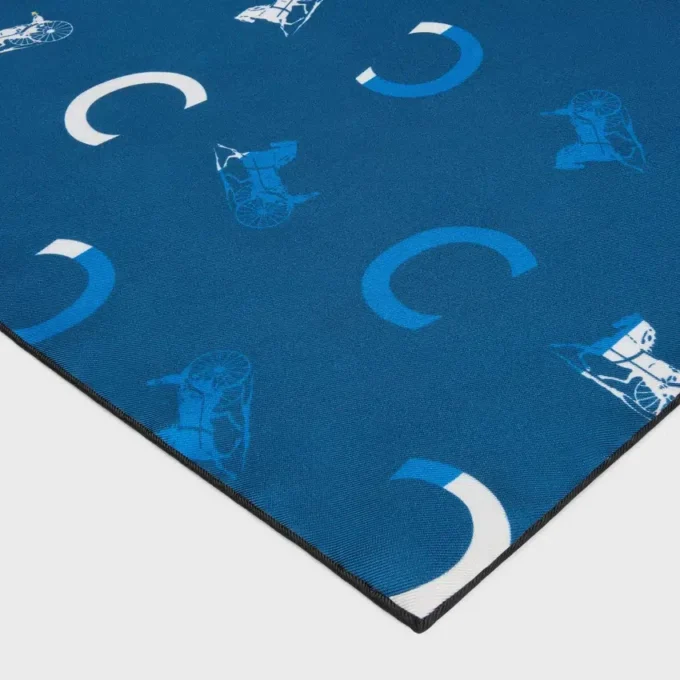 Bandana z jedwabnej tkaniny skośnej Bandana z jedwabnej tkaniny skośnej