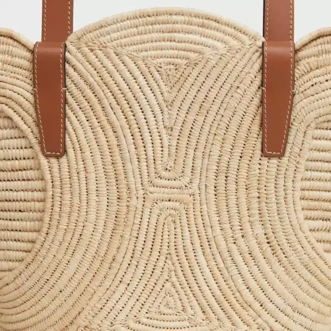 Celine Classic Panier Small Braided Triomphe z rafii i skóry cielęcej Celine Classic Panier Small Braided Triomphe z rafii i skóry cielęcej