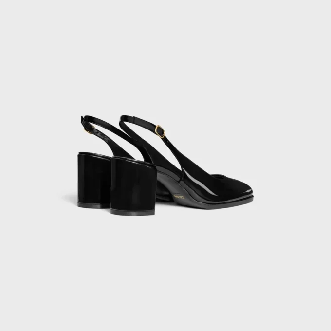 CELINE Lily Perforated Triomphe Slingback z lakierowanej skóry cielęcej CELINE Lily Perforated Triomphe Slingback z lakierowanej skóry cielęcej