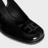 CELINE Lily Perforated Triomphe Slingback z lakierowanej skóry cielęcej CELINE Lily Perforated Triomphe Slingback z lakierowanej skóry cielęcej