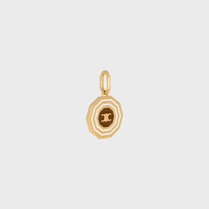 Charms Decagon Triomphe Medal z emalii i mosiądzu z wykończeniem w kolorze złotym Charms Decagon Triomphe Medal z emalii i mosiądzu z wykończeniem w kolorze złotym
