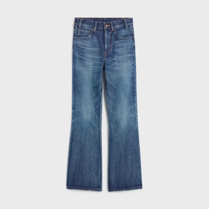 Dżinsy z rozszerzanymi nogawkami w kolorze ciemnego denimu Dżinsy z rozszerzanymi nogawkami w kolorze ciemnego denimu