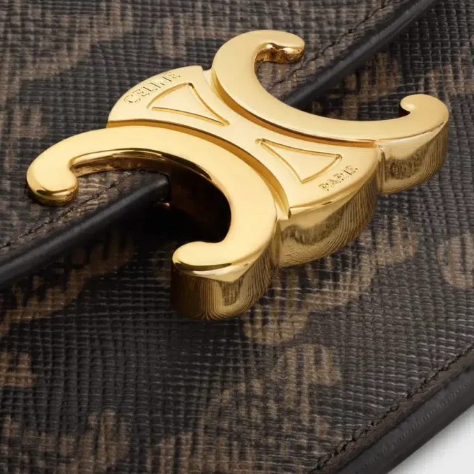 Etui na karty z klapką Triomphe Canvas Etui na karty z klapką Triomphe Canvas