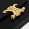 Etui na karty z klapką Triomphe z błyszczącej skóry cielęcej Etui na karty z klapką Triomphe z błyszczącej skóry cielęcej