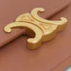Etui na karty z klapką Triomphe z błyszczącej skóry cielęcej Etui na karty z klapką Triomphe z błyszczącej skóry cielęcej