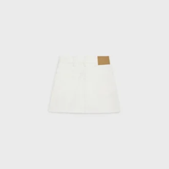 Haftowana mini spódniczka z białego denimu w stylu raw wash