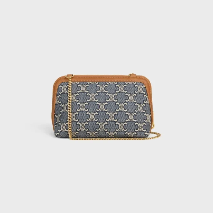 Kopertówka na łańcuszku z wzorem Jacquard Triomphe na całej powierzchni Kopertówka na łańcuszku z wzorem Jacquard Triomphe na całej powierzchni