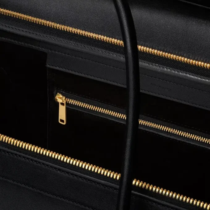 Luggage Big Smile z miękkiej, błyszczącej skóry jagnięcej Luggage Big Smile z miękkiej, błyszczącej skóry jagnięcej