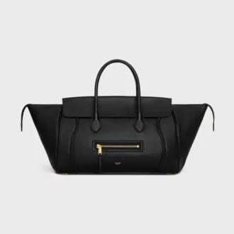 luggage z ziarnistej skry cielcej 1 1 330x330 - Luggage z miękkiej, błyszczącej sk&oacute;ry jagnięcej