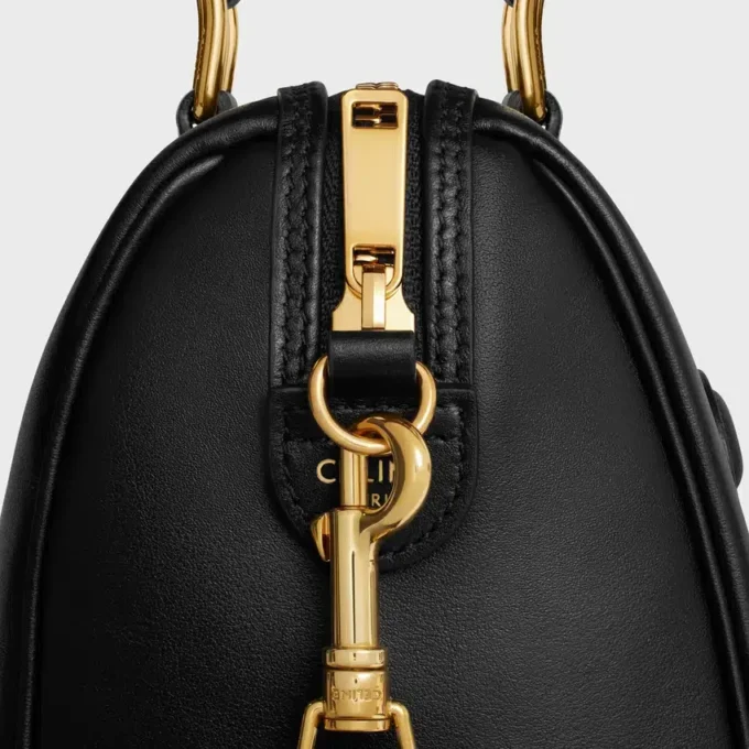 Mała torba typu Boston z gładkiej skóry cielęcej Mała torba typu Boston z gładkiej skóry cielęcej