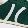 Niskie sznurowane trampki CELINE Jogger z motywem Triomphe, wykonane z zamszowej skóry cielęcej i skóry cielęcej Niskie sznurowane trampki CELINE Jogger z motywem Triomphe, wykonane z zamszowej skóry cielęcej i skóry cielęcej