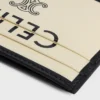 Średni etui na karty z gładkiej skóry jagnięcej Średni etui na karty z gładkiej skóry jagnięcej