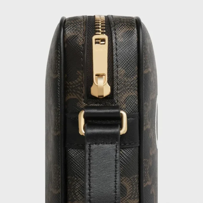Średniej wielkości torba typu messenger z Triomphe Canvas z nadrukiem CELINE Średniej wielkości torba typu messenger z Triomphe Canvas z nadrukiem CELINE