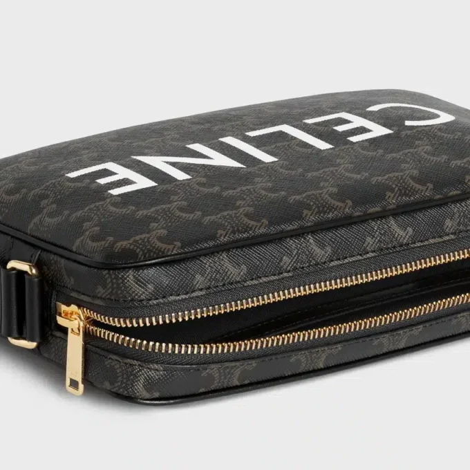 Średniej wielkości torba typu messenger z Triomphe Canvas z nadrukiem CELINE Średniej wielkości torba typu messenger z Triomphe Canvas z nadrukiem CELINE