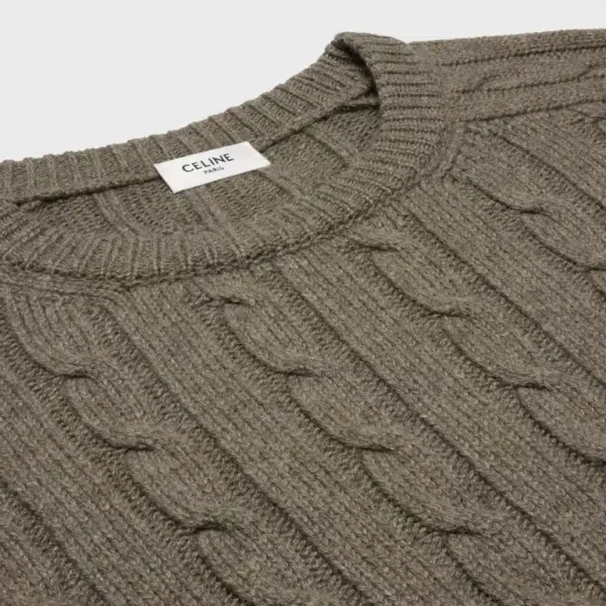 Sweter Triomphe z kaszmiru o splocie warkoczowym