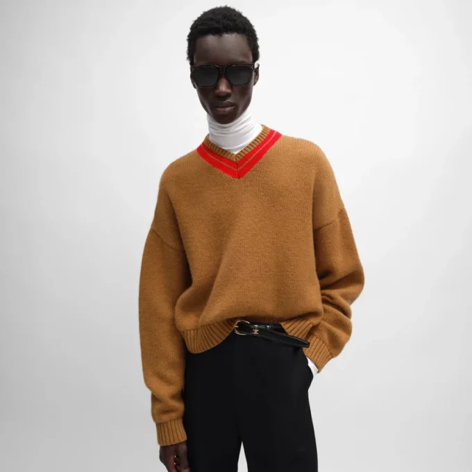 Sweter z dekoltem w serek z kaszmiru Sweter z dekoltem w serek z kaszmiru