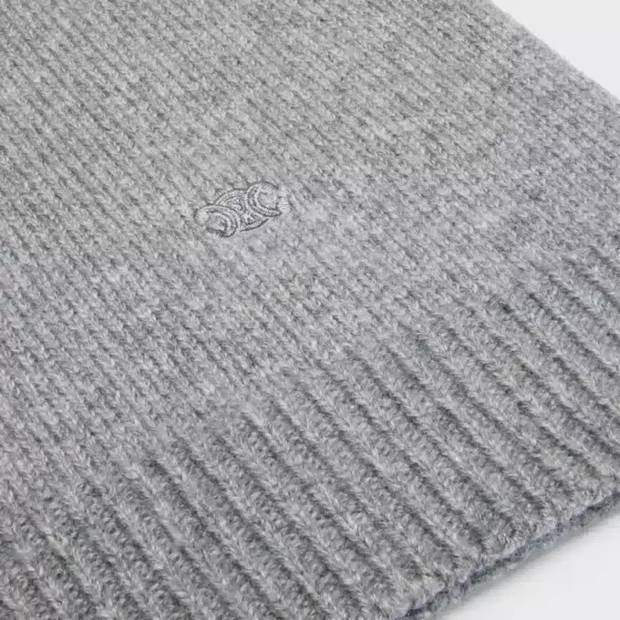 Sweter z golfem z bezszwowego kaszmiru Sweter z golfem z bezszwowego kaszmiru