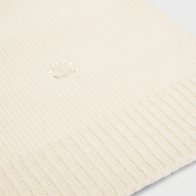 Sweter z golfem z bezszwowego kaszmiru Sweter z golfem z bezszwowego kaszmiru