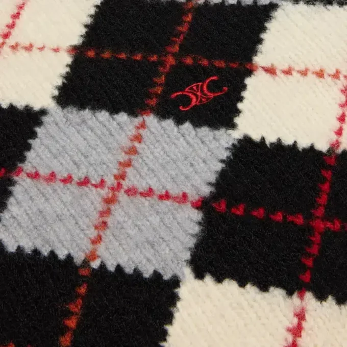 Sweter z golfem z wełny w romby