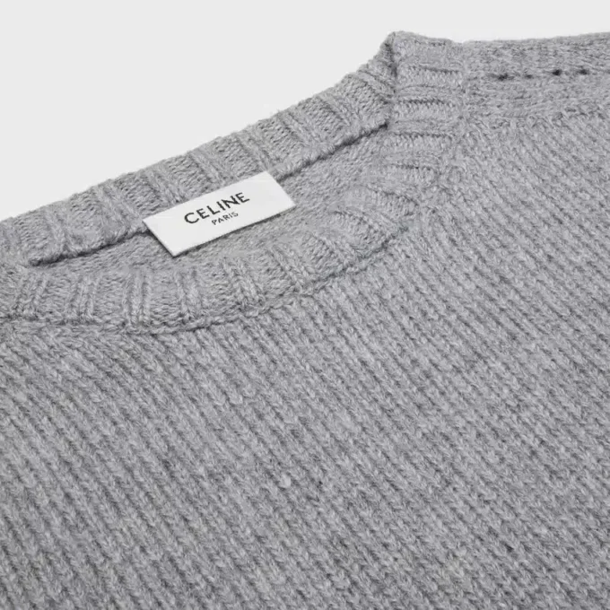 Sweter z okrągłym dekoltem z bezszwowego kaszmiru Sweter z okrągłym dekoltem z bezszwowego kaszmiru