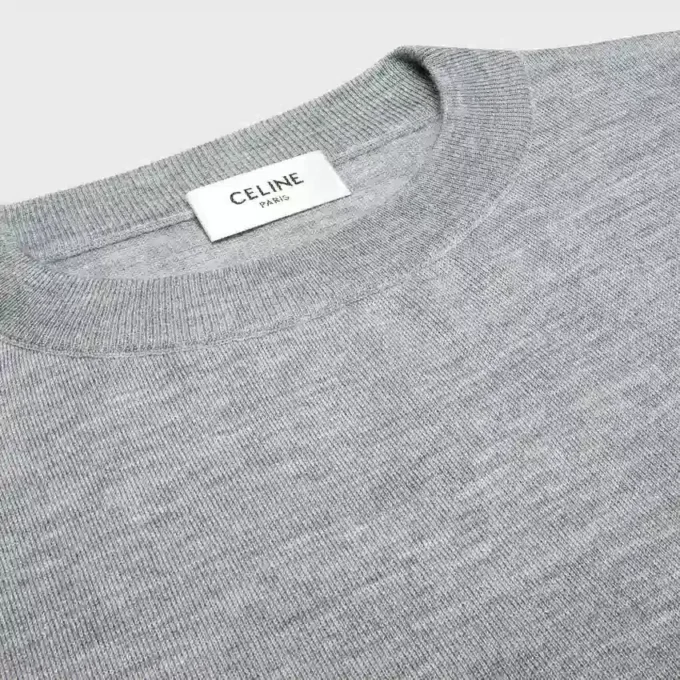 Sweter z okrągłym dekoltem z cienkiego kaszmiru Sweter z okrągłym dekoltem z cienkiego kaszmiru