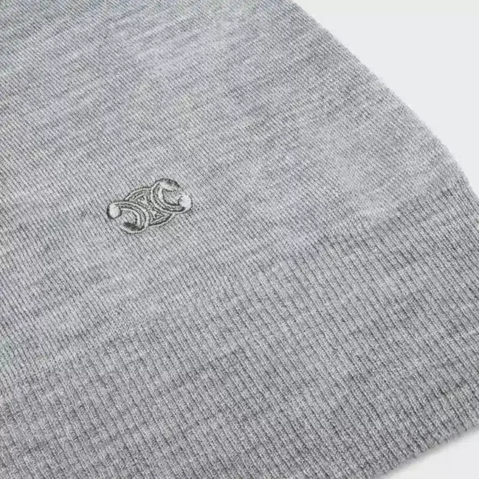 Sweter z okrągłym dekoltem z cienkiego kaszmiru Sweter z okrągłym dekoltem z cienkiego kaszmiru