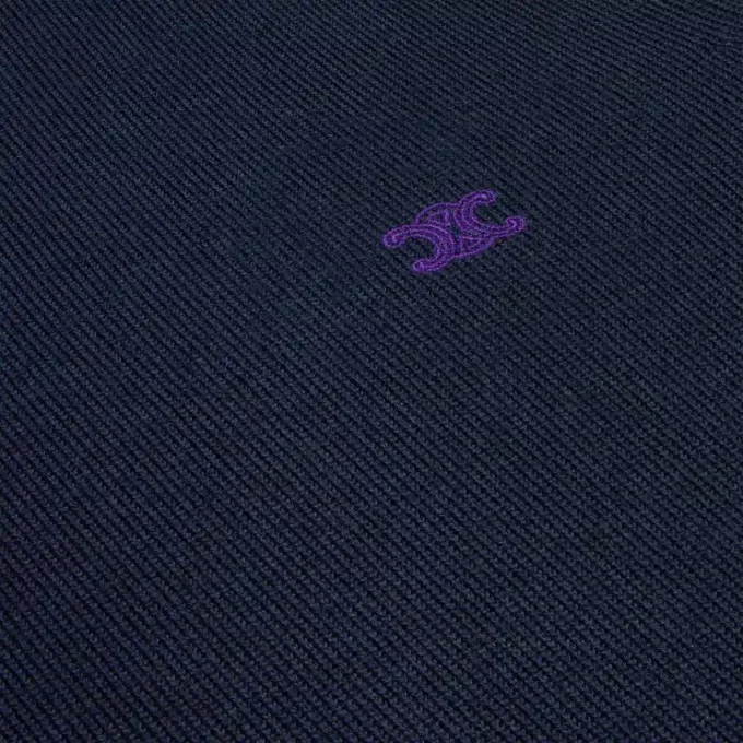 Sweter z okrągłym dekoltem z delikatnej wełny Sweter z okrągłym dekoltem z delikatnej wełny