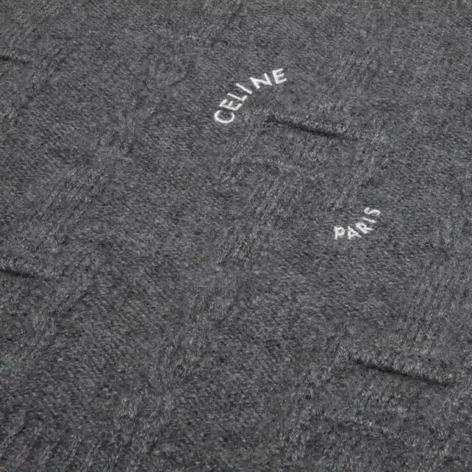 Sweter z okrągłym dekoltem z kaszmiru