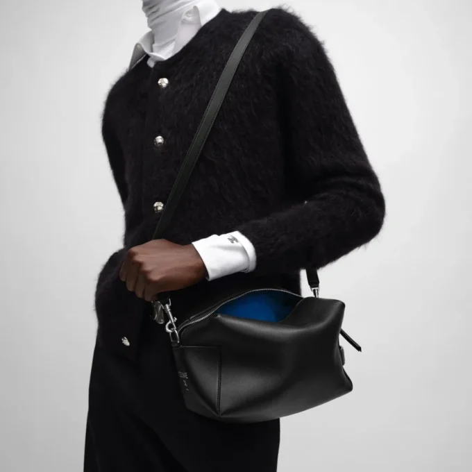 Torebka crossbody Take Away z gładkiej skóry cielęcej Torebka crossbody Take Away z gładkiej skóry cielęcej